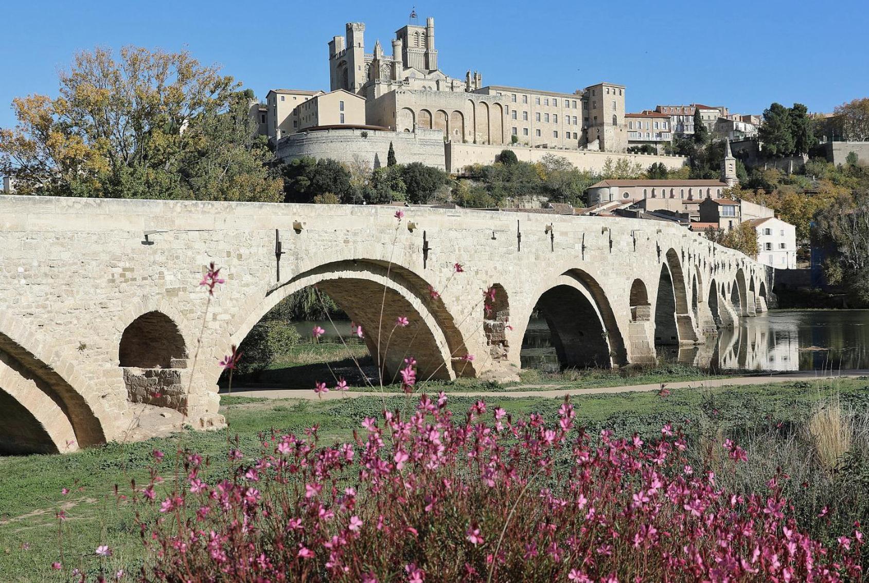 Remarkable Flat In The Historical Part Of Béziers Buitenkant foto